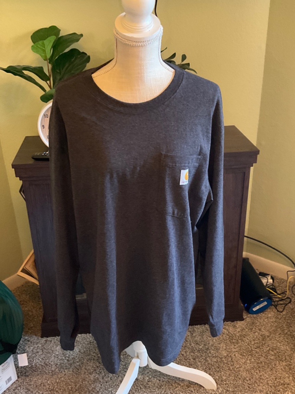 Men’s Size Large Carhartt Long Sleeve Tee With Camo Logo on Sleeve